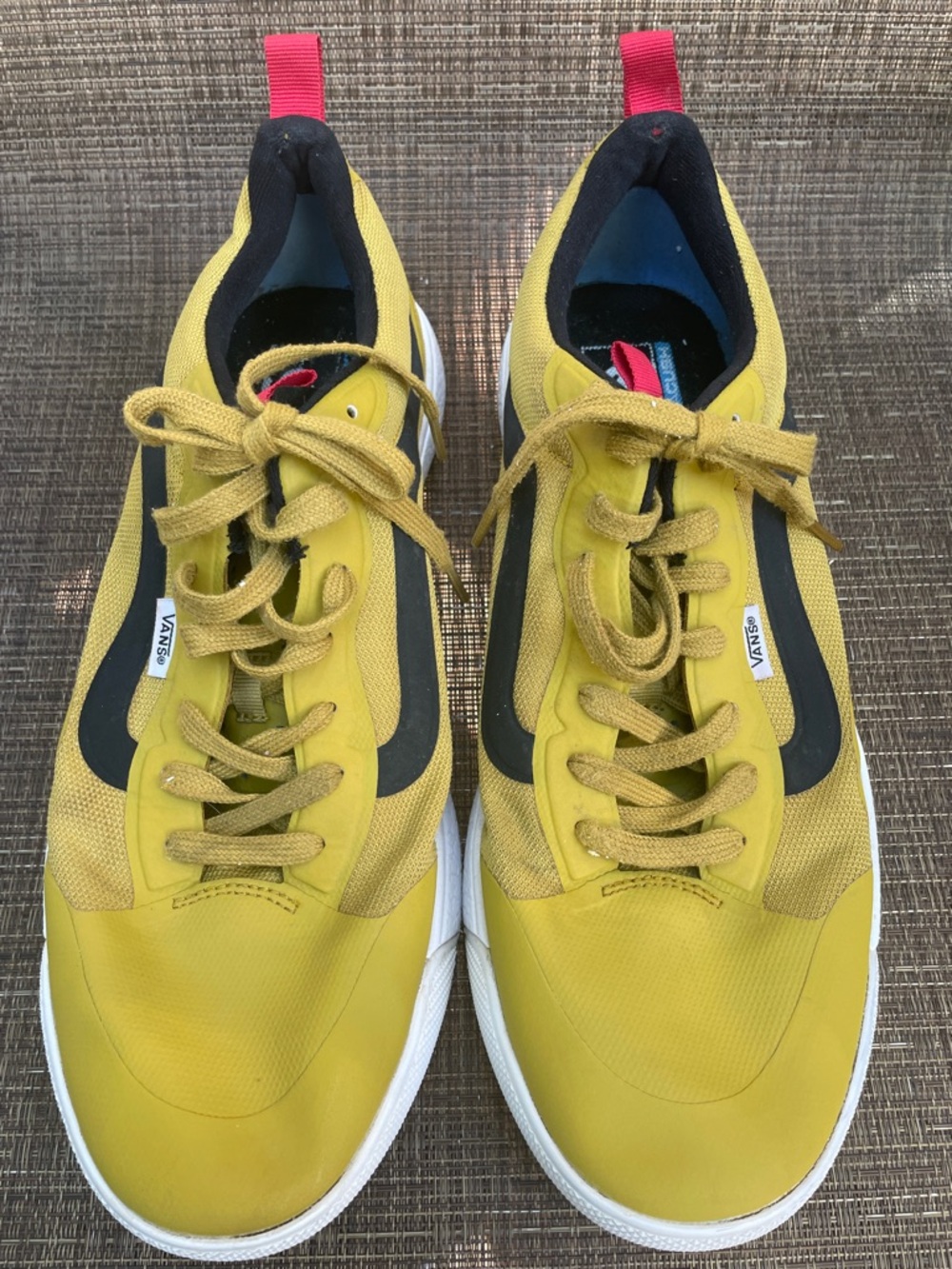 Vans UltraRange Exo sneakers in the "Green Sulphur" colorway very nice